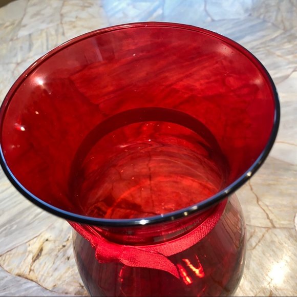 Beautiful Modern Red Glass Flower Vase Large - Picture 6 of 12